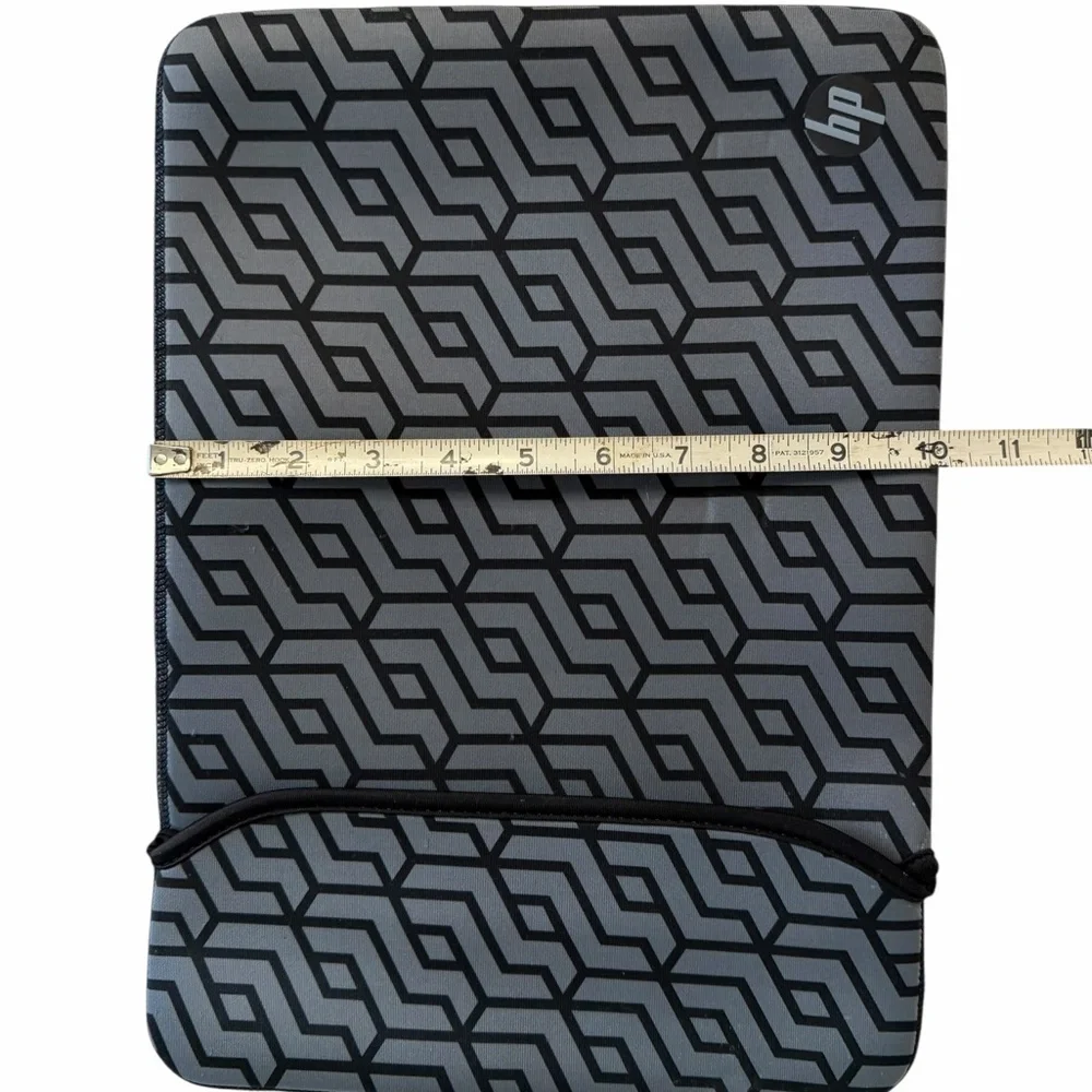 HP Chroma CMF Geo Neoprene Reversible 14″ Laptop Sleeve Gray & Black